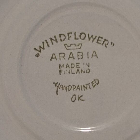 Vintage Handpainted Arabia Finland Windflower Teacup and Saucer with Flaw - Picture 8 of 11